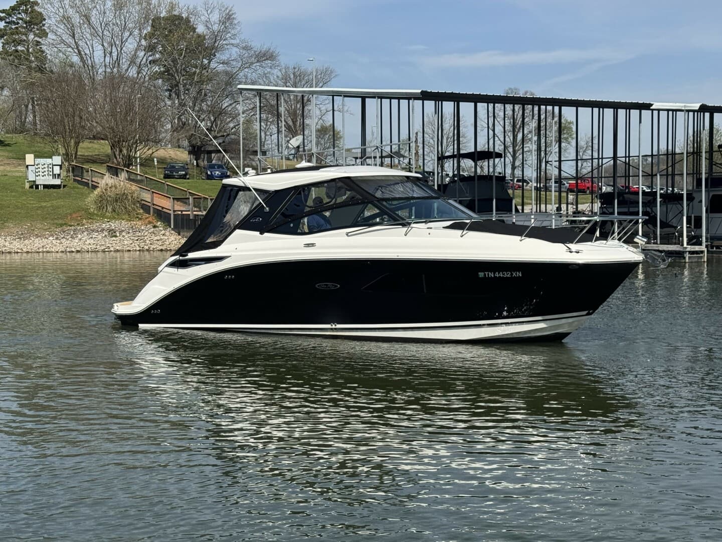 2023 Sea Ray Sundancer 320