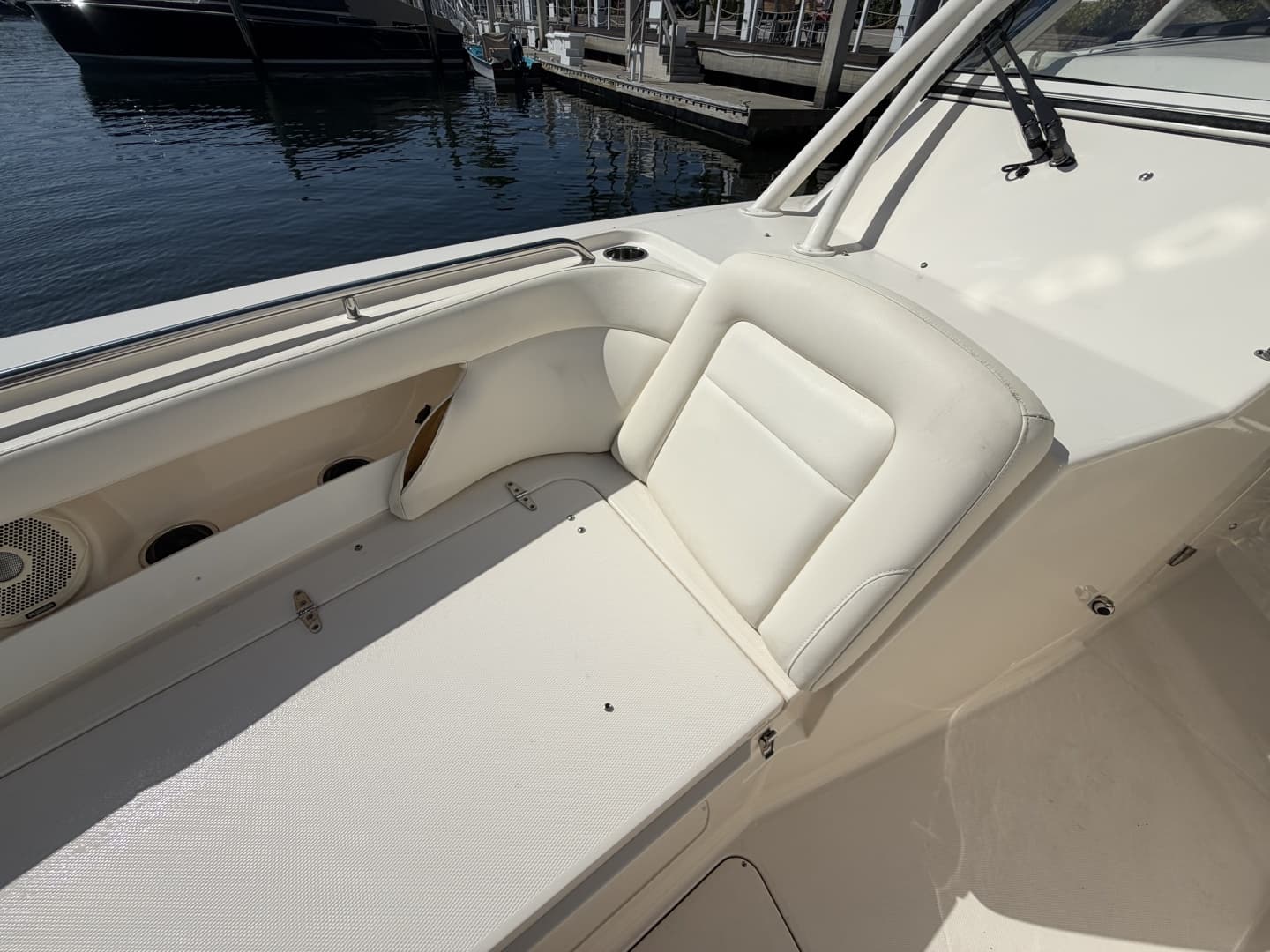 2018 Grady-White Freedom 335