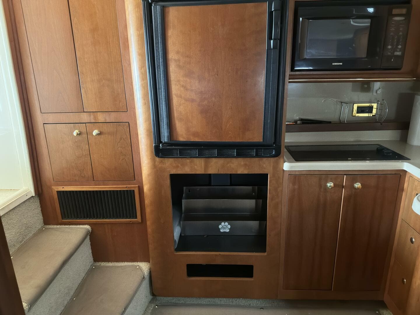 2000 Cruisers Yachts 3672 Express