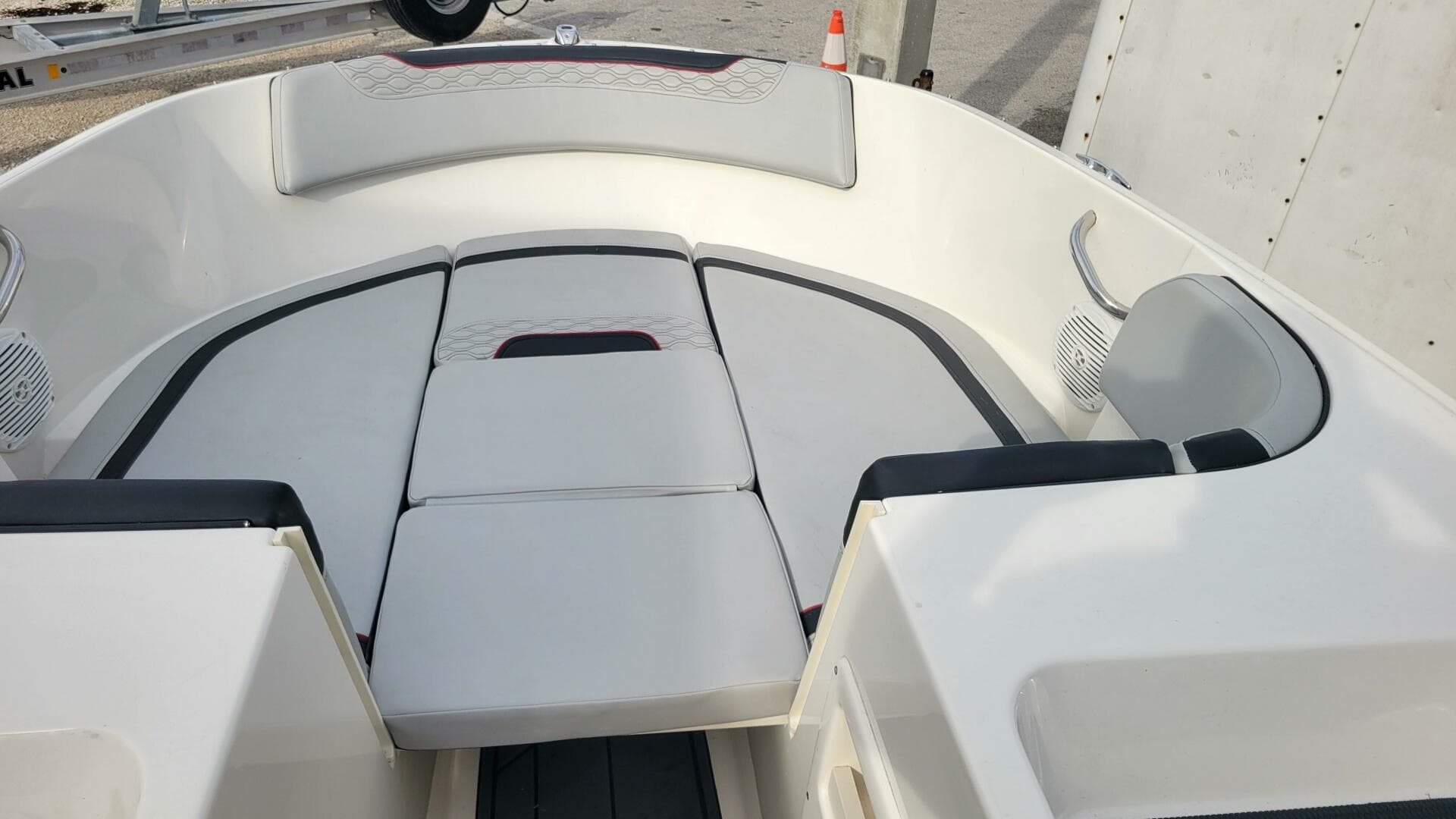 2022 Bayliner Element M17