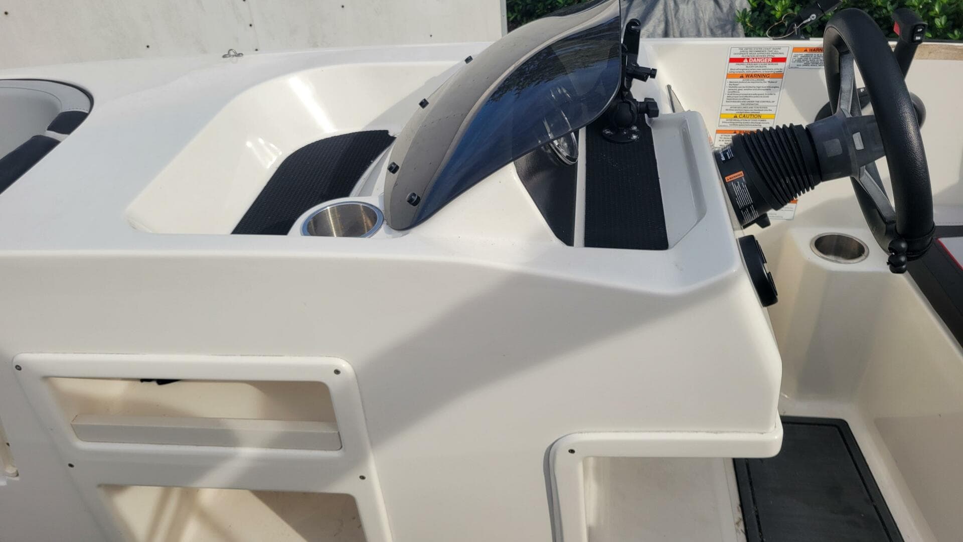 2022 Bayliner Element M17