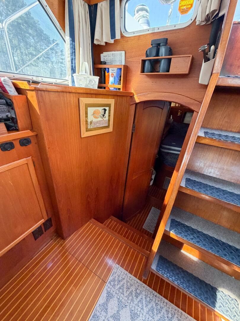 1986 Nauticat 40 Cutter Ketch Pilothouse
