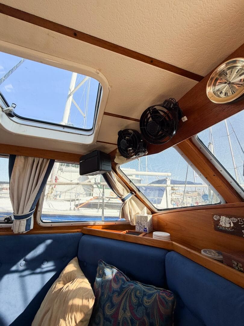 1986 Nauticat 40 Cutter Ketch Pilothouse