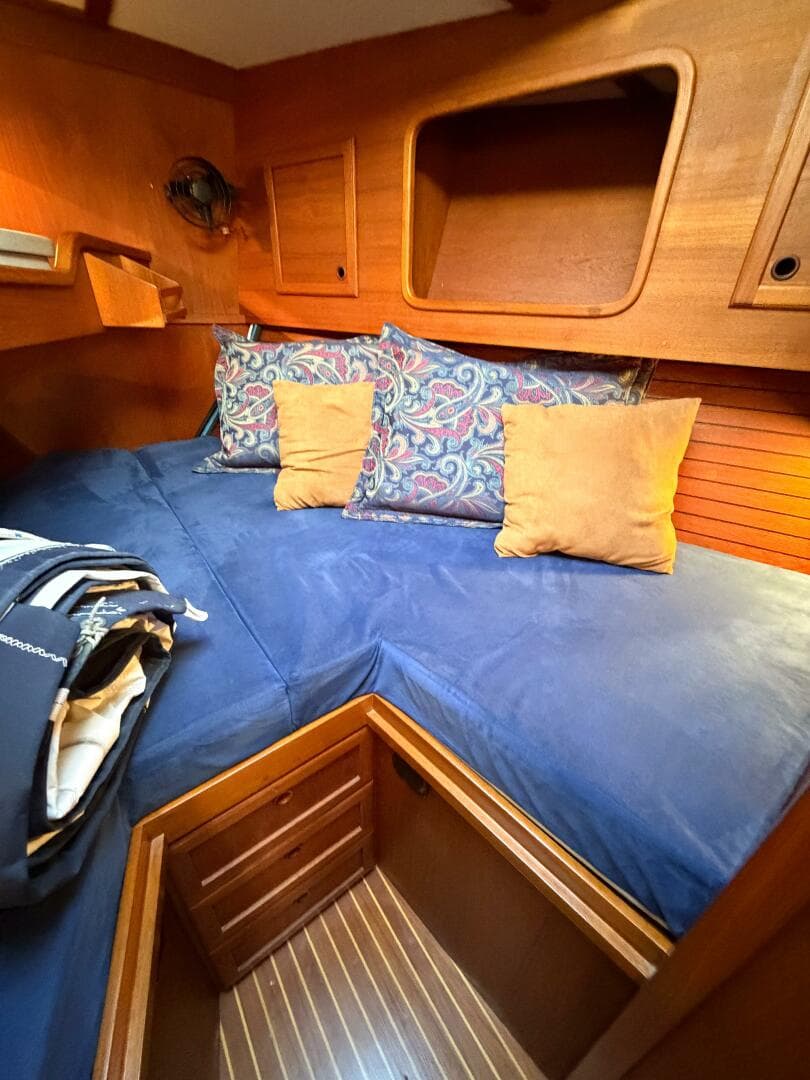 1986 Nauticat 40 Cutter Ketch Pilothouse