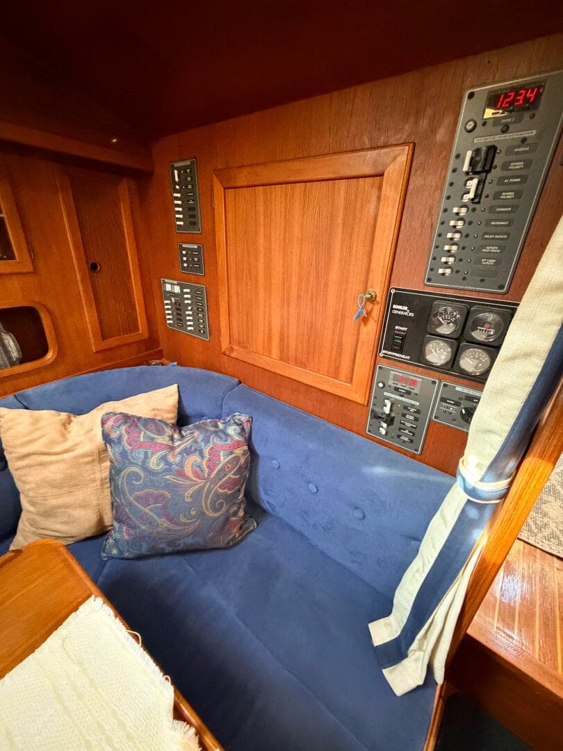 1986 Nauticat 40 Cutter Ketch Pilothouse