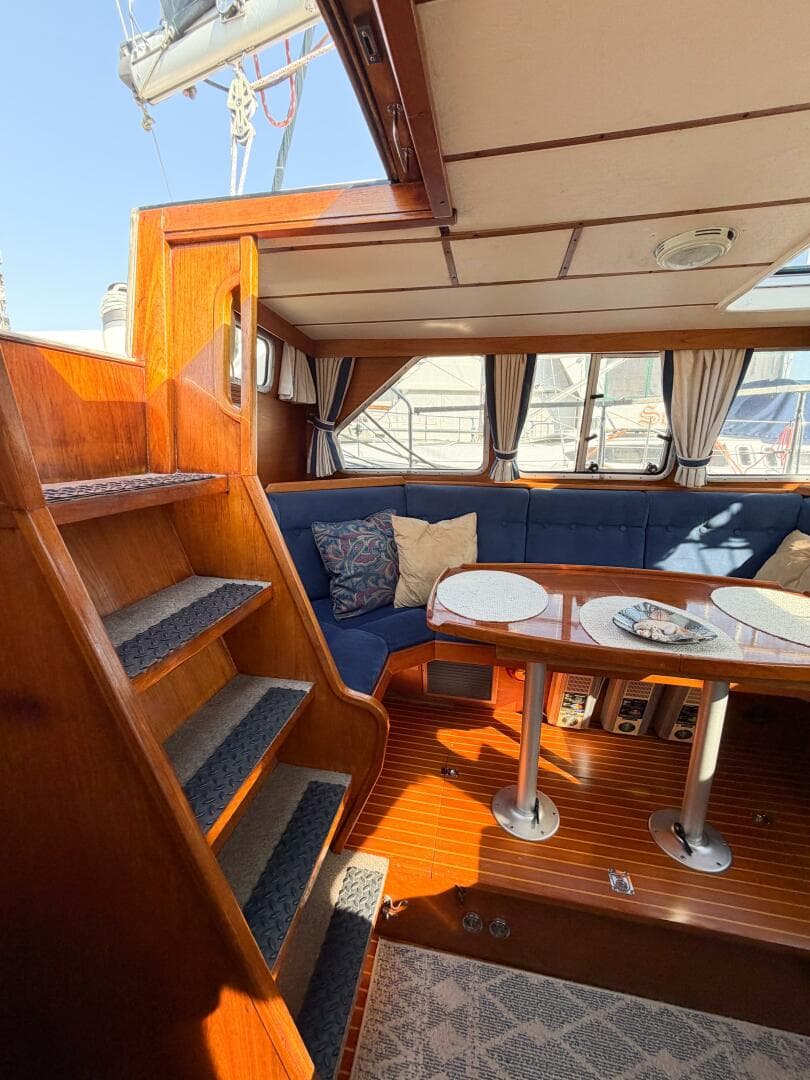 1986 Nauticat 40 Cutter Ketch Pilothouse