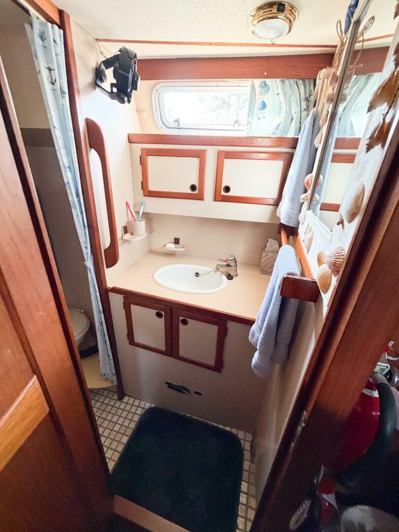 1986 Nauticat 40 Cutter Ketch Pilothouse
