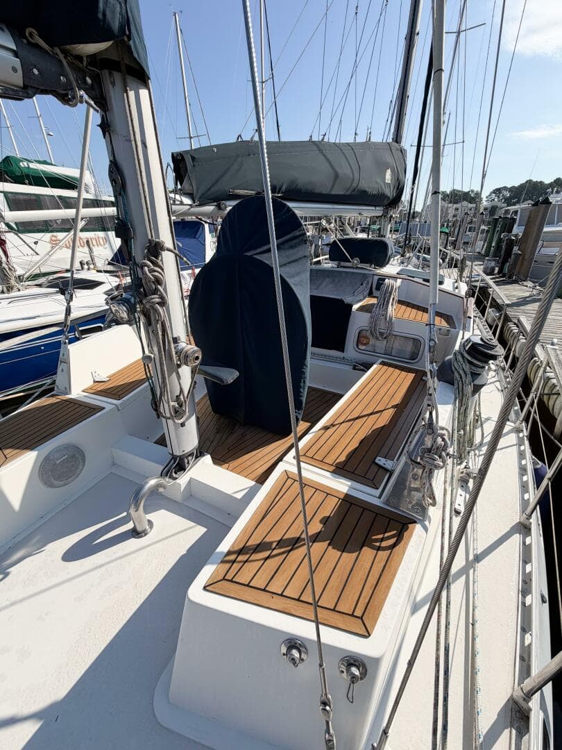 1986 Nauticat 40 Cutter Ketch Pilothouse