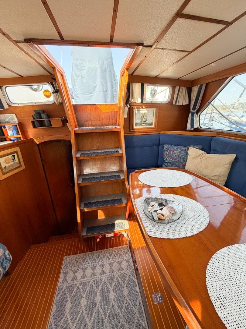 1986 Nauticat 40 Cutter Ketch Pilothouse