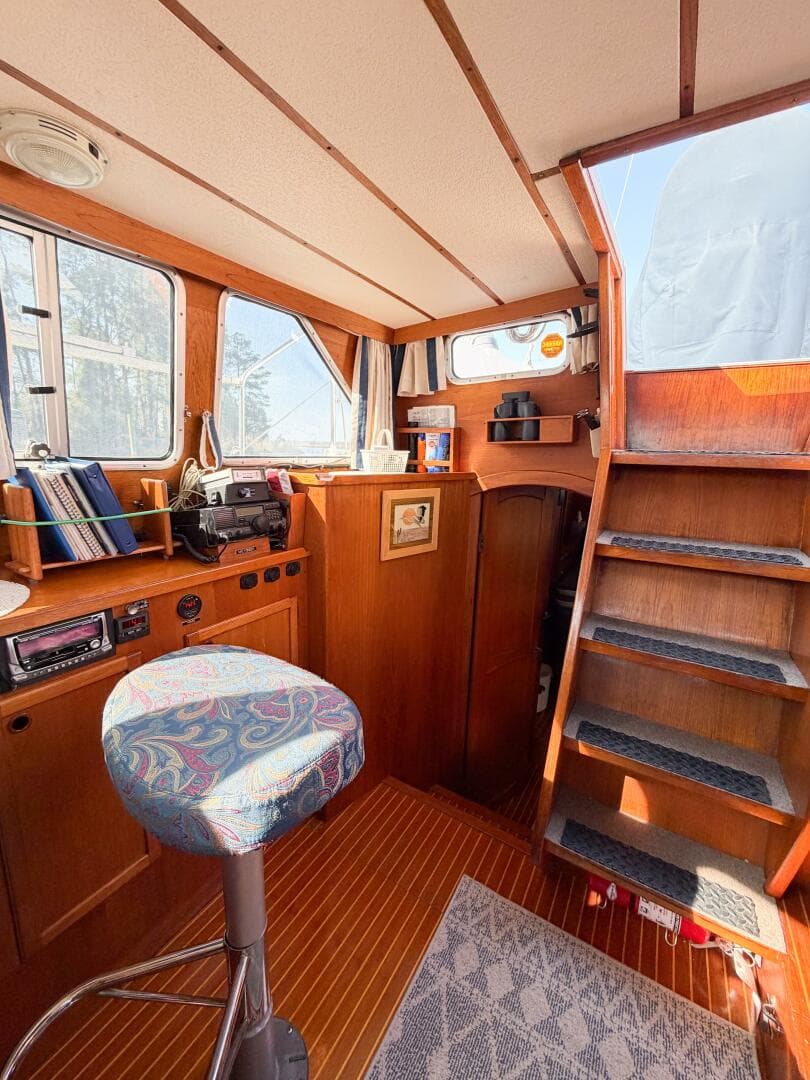 1986 Nauticat 40 Cutter Ketch Pilothouse