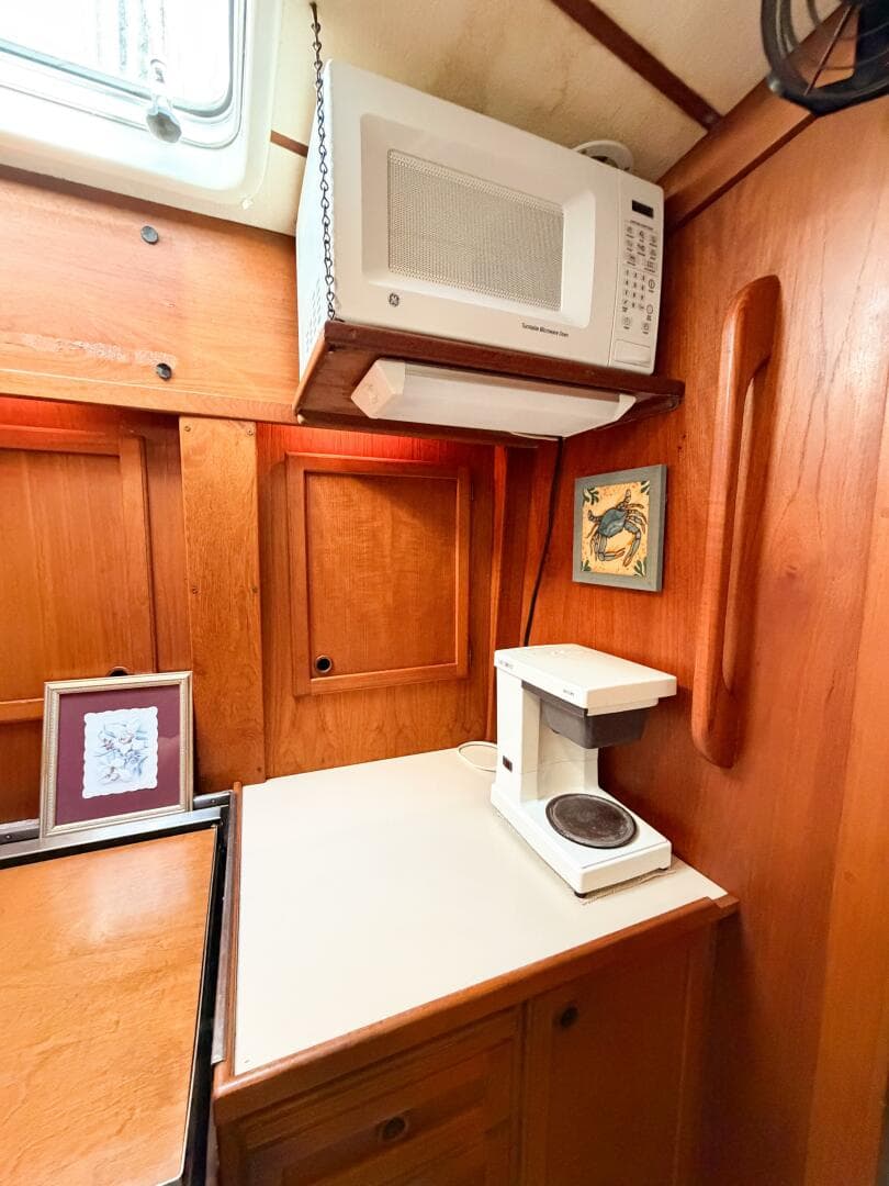 1986 Nauticat 40 Cutter Ketch Pilothouse