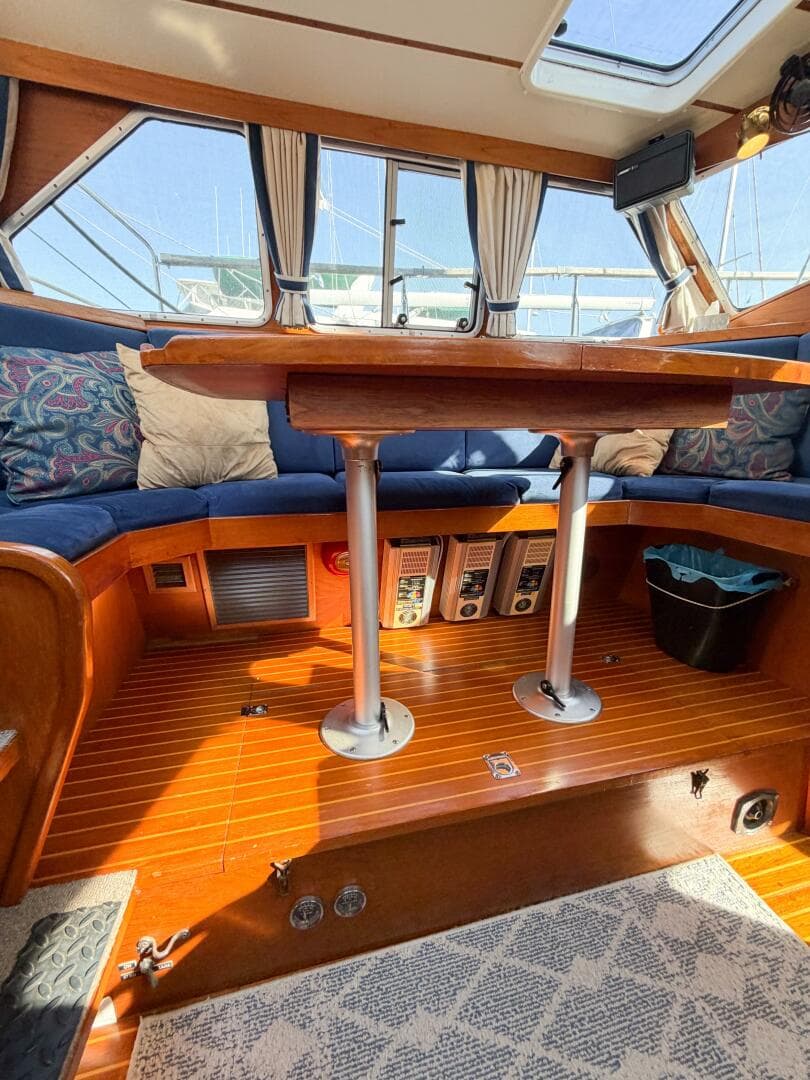 1986 Nauticat 40 Cutter Ketch Pilothouse