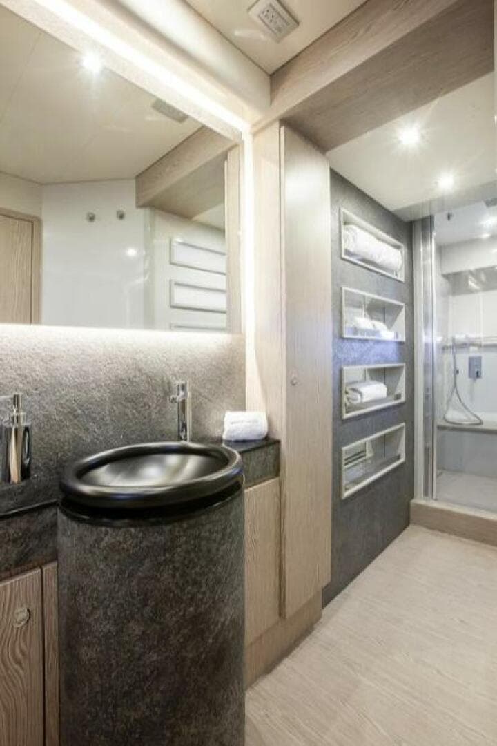 2018 Ferretti Yachts 