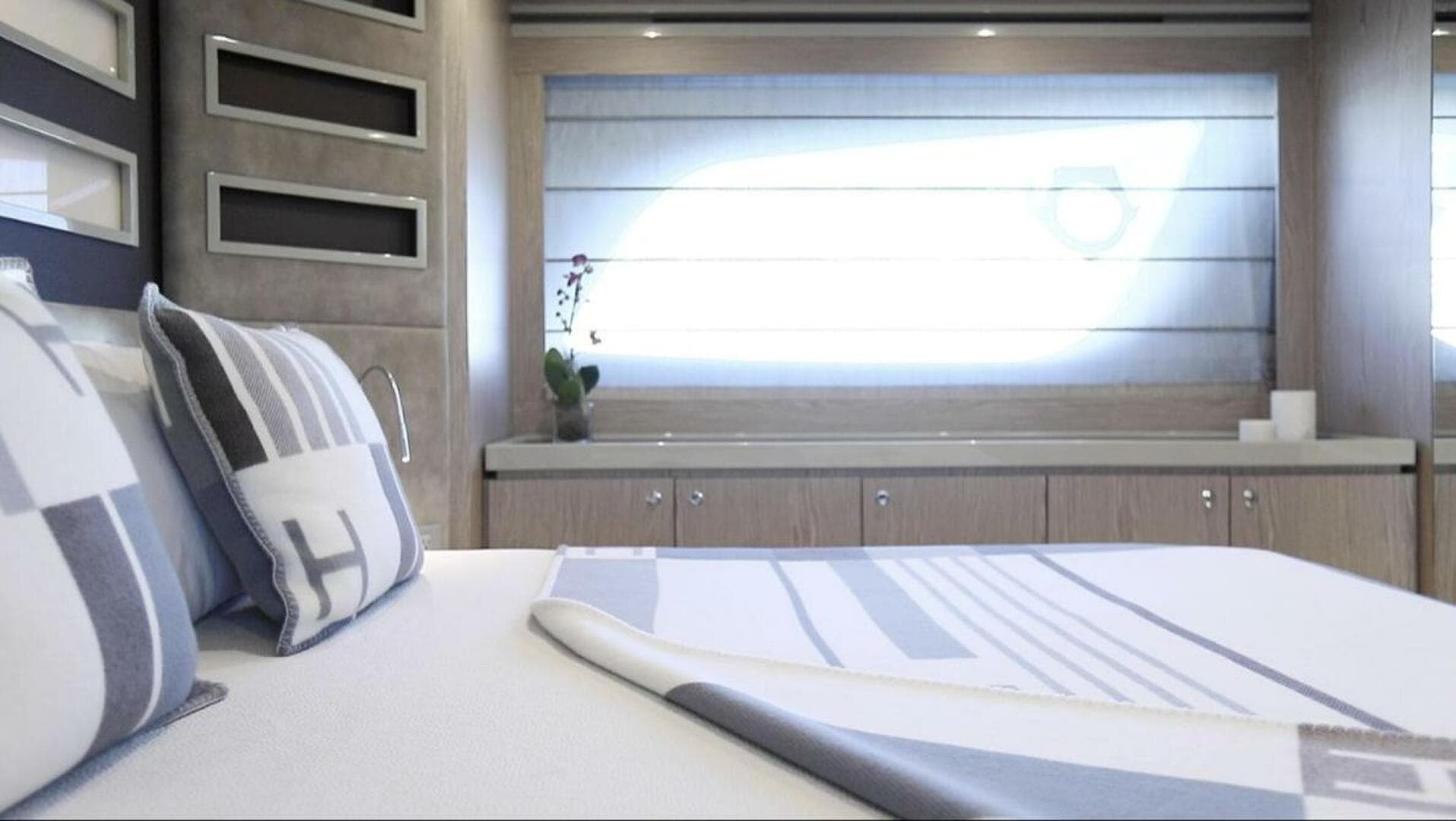 2018 Ferretti Yachts 