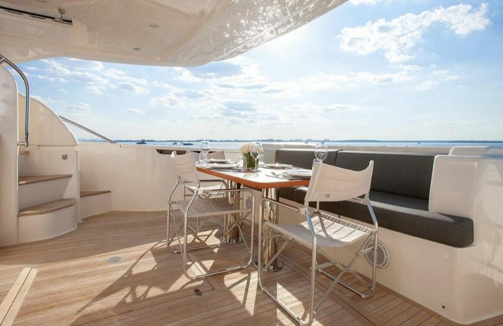 2018 Ferretti Yachts 