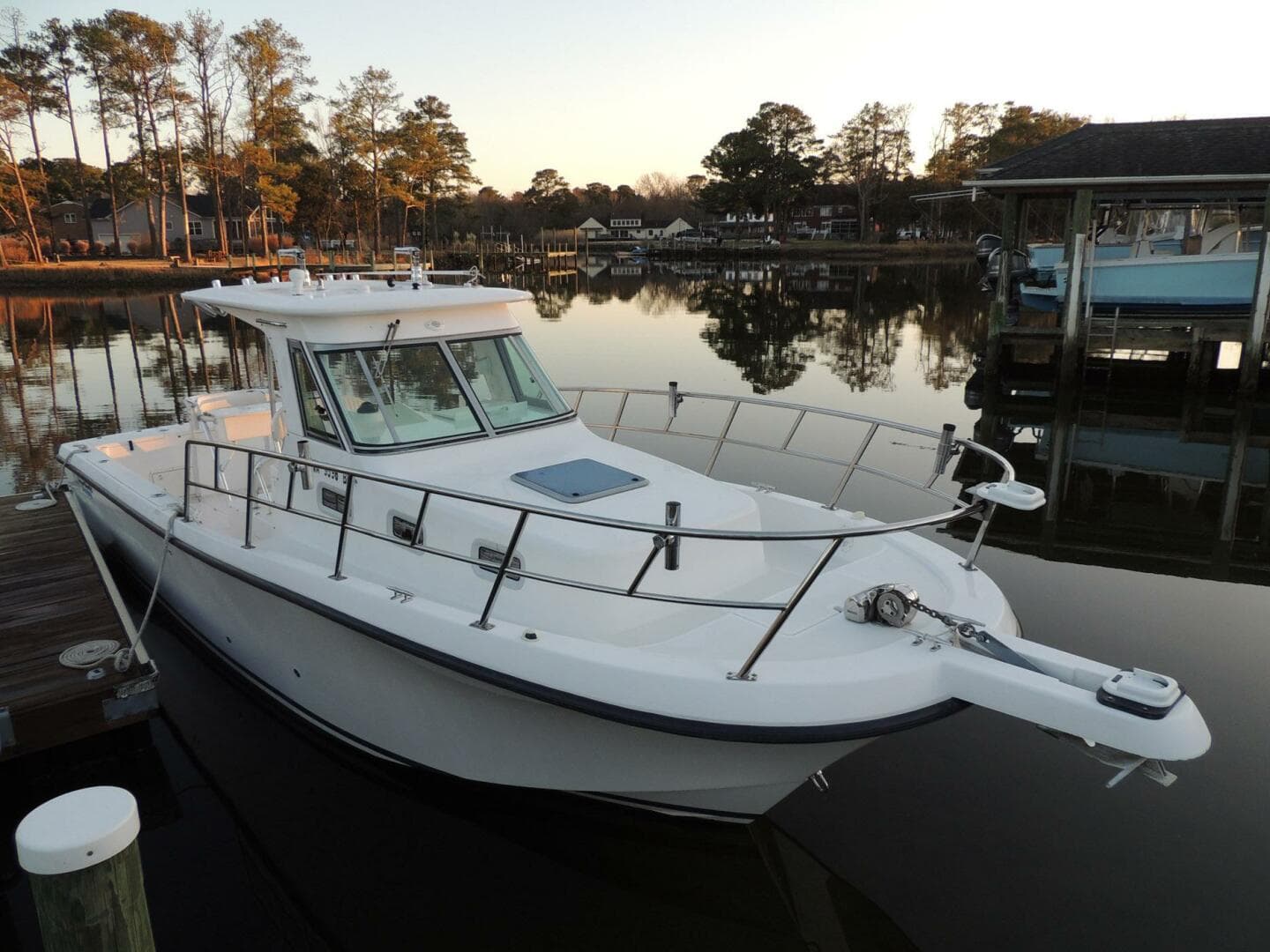 2008 True World Marine TE2810