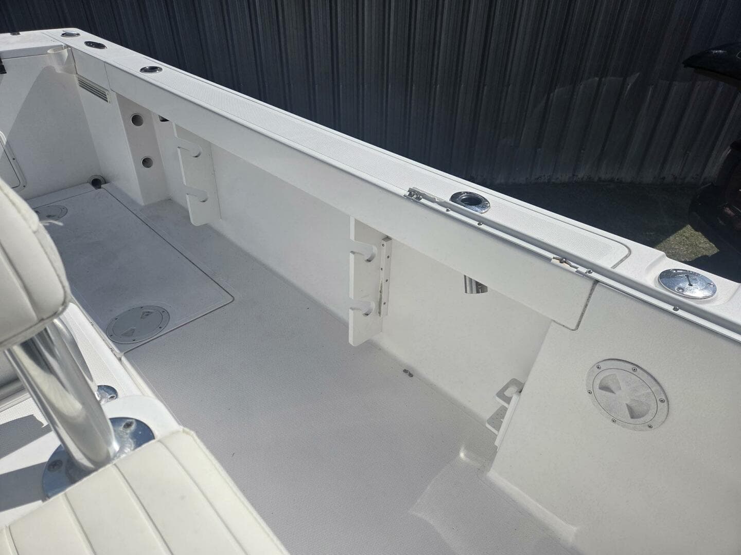 2008 True World Marine TE2810