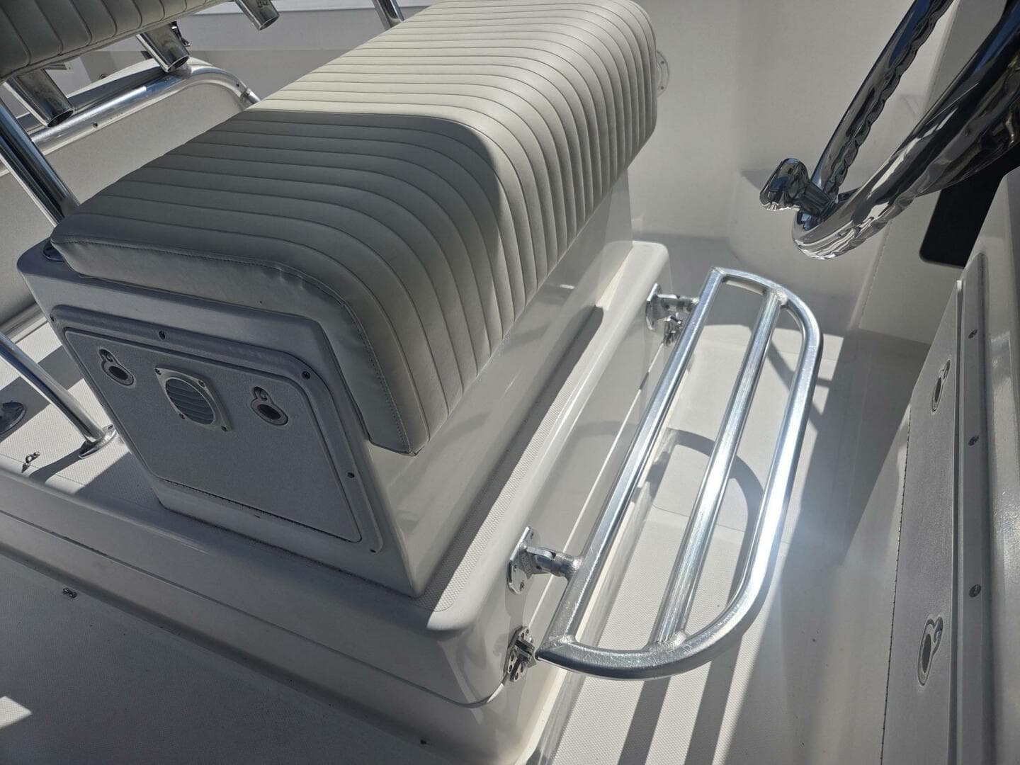 2008 True World Marine TE2810