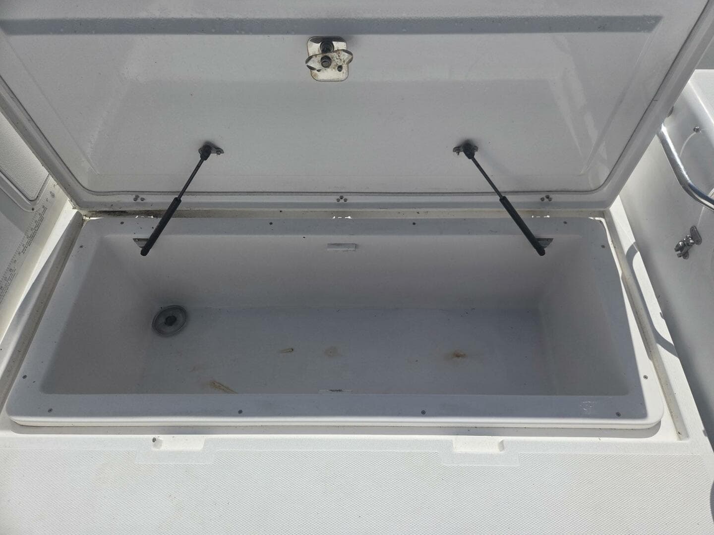 2008 True World Marine TE2810