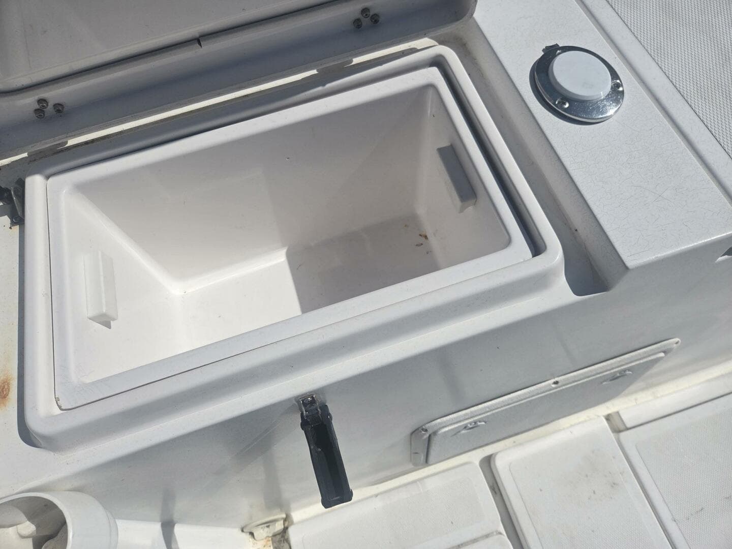 2008 True World Marine TE2810