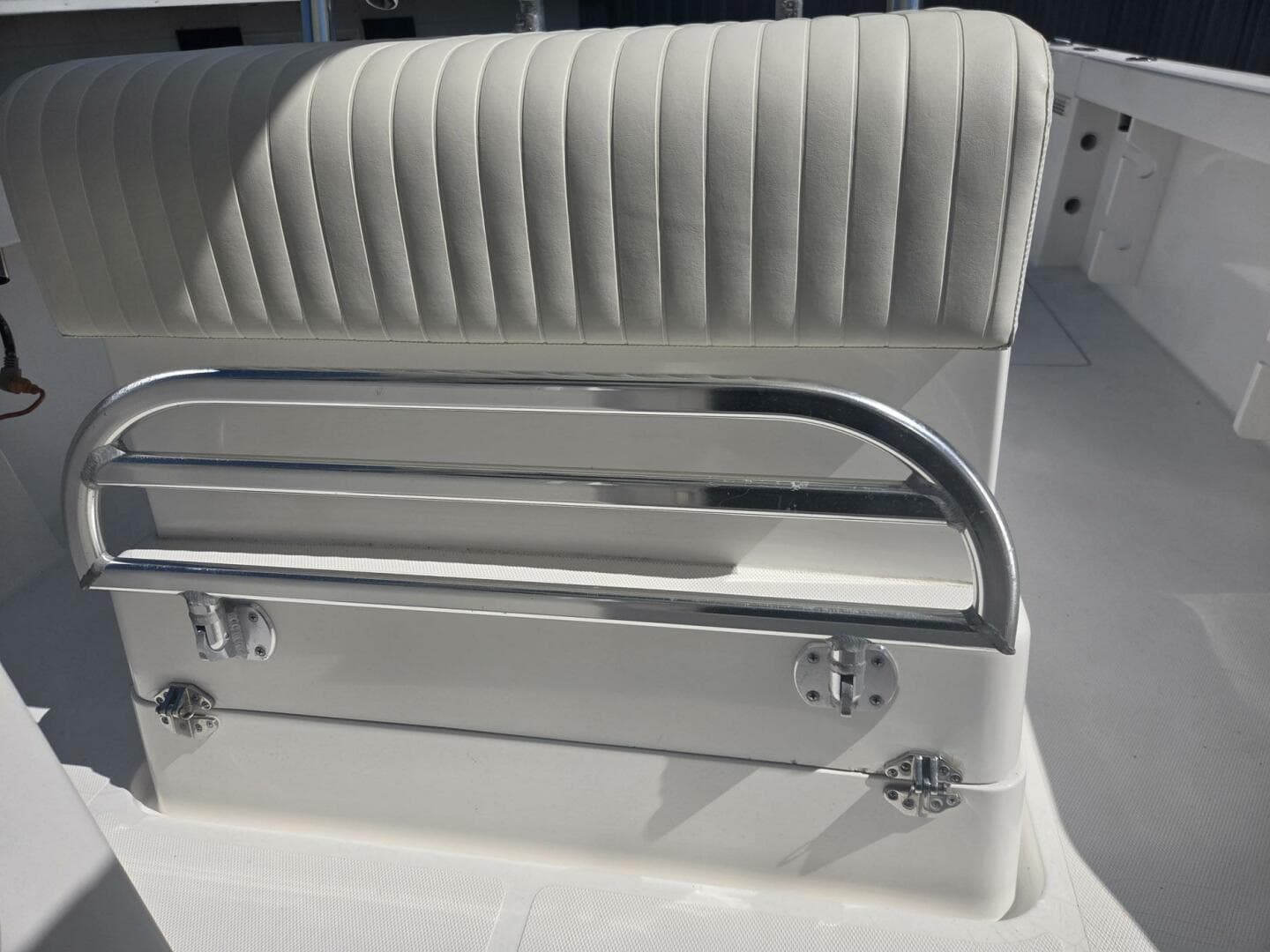 2008 True World Marine TE2810