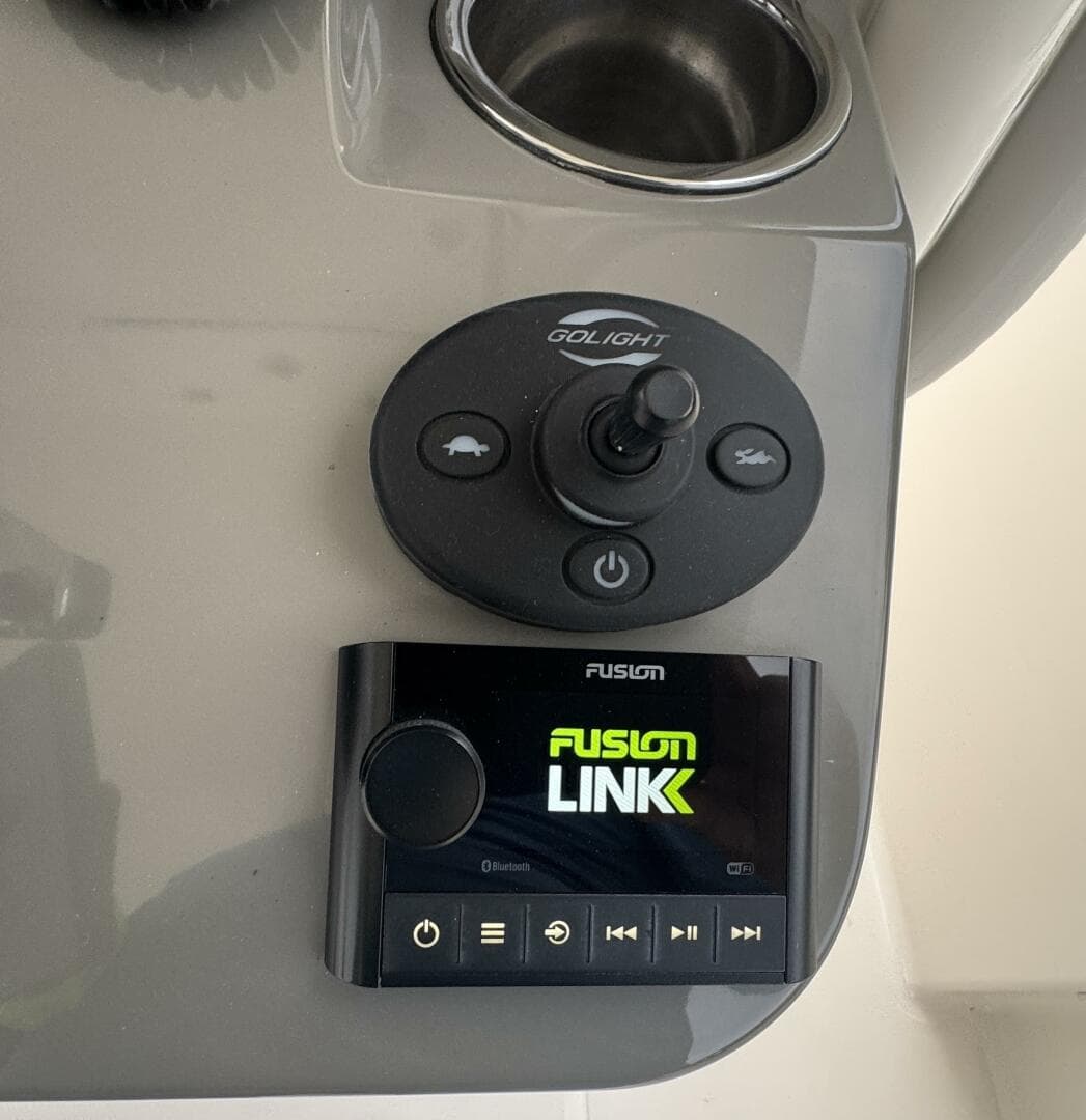 2017 Pursuit C 260 Center Console