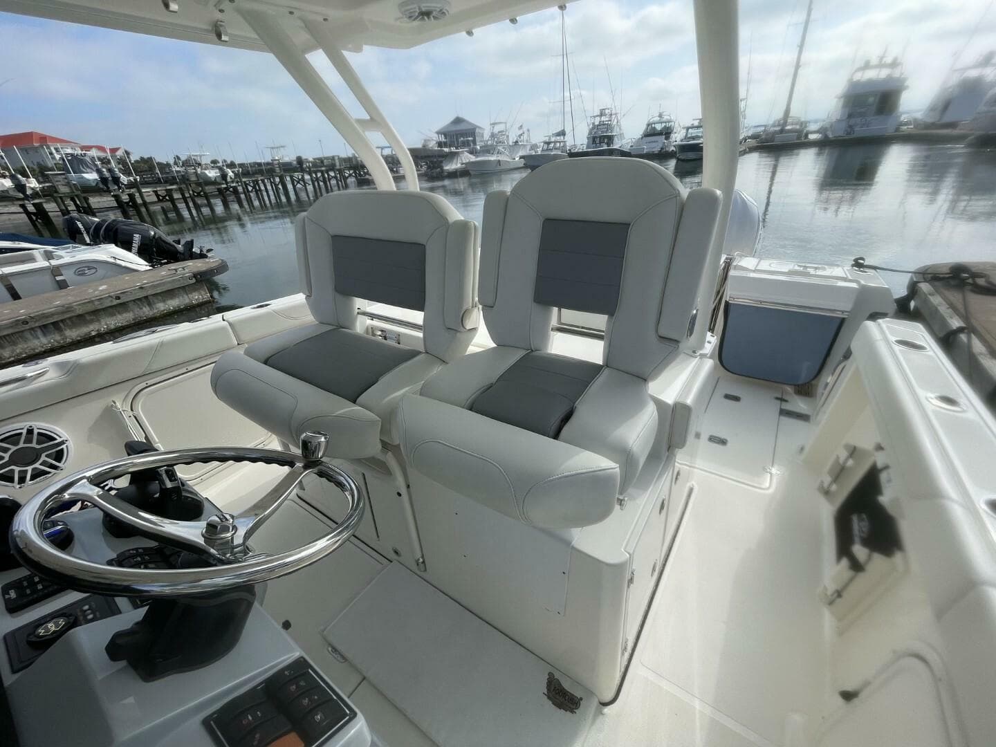 2021 Pursuit S 328 Sport