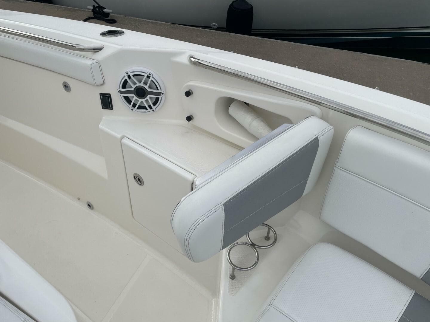 2021 Pursuit S 328 Sport