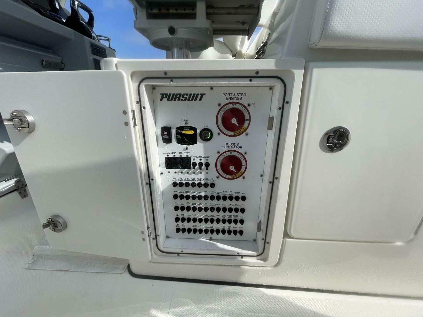 2021 Pursuit S 328 Sport