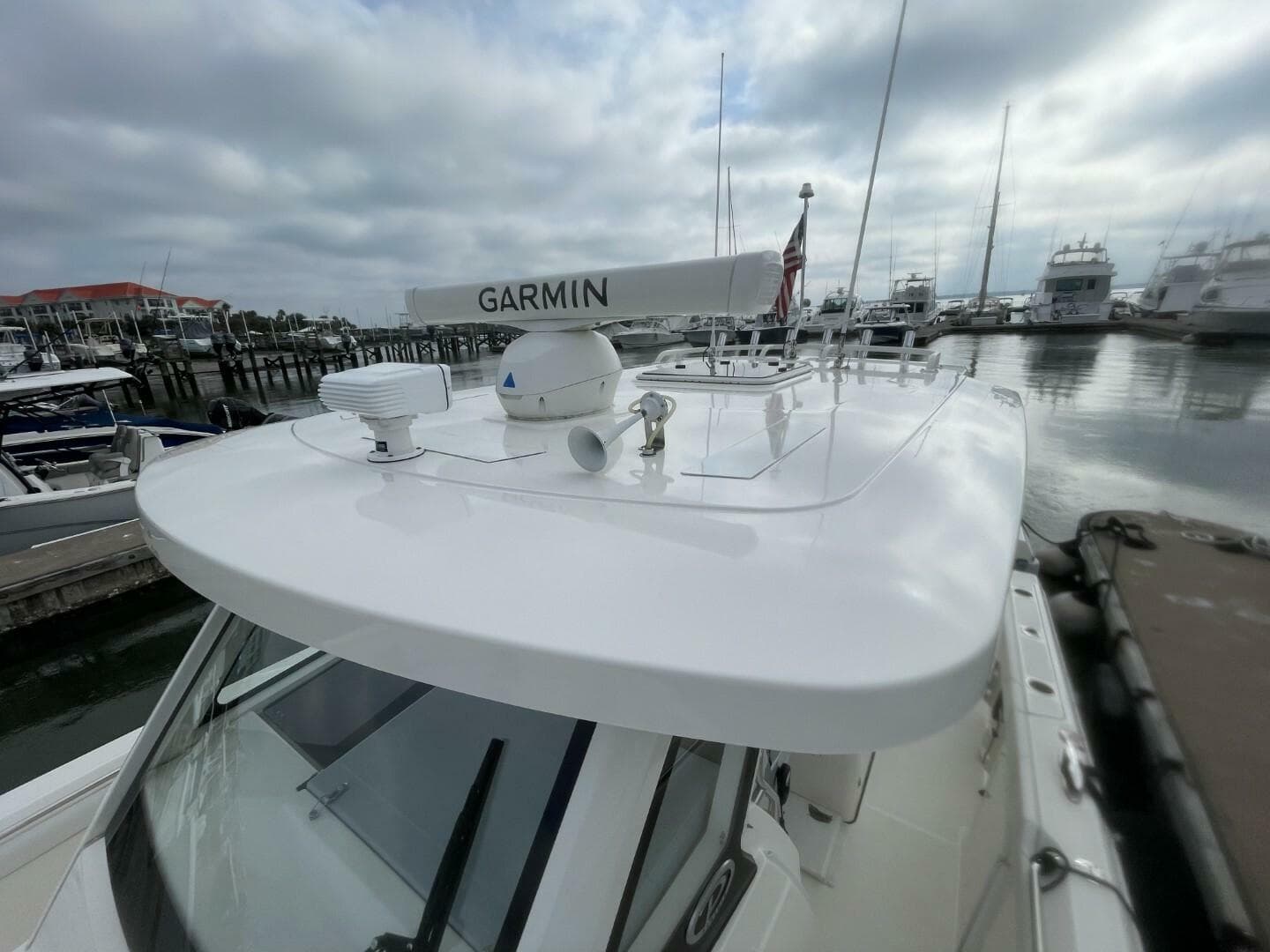 2021 Pursuit S 328 Sport