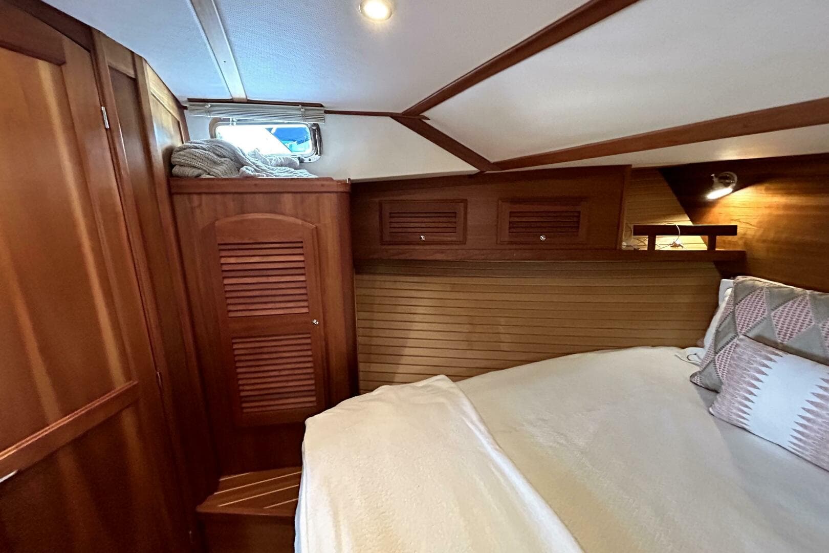 2006 Sabre 38 Hard Top Express