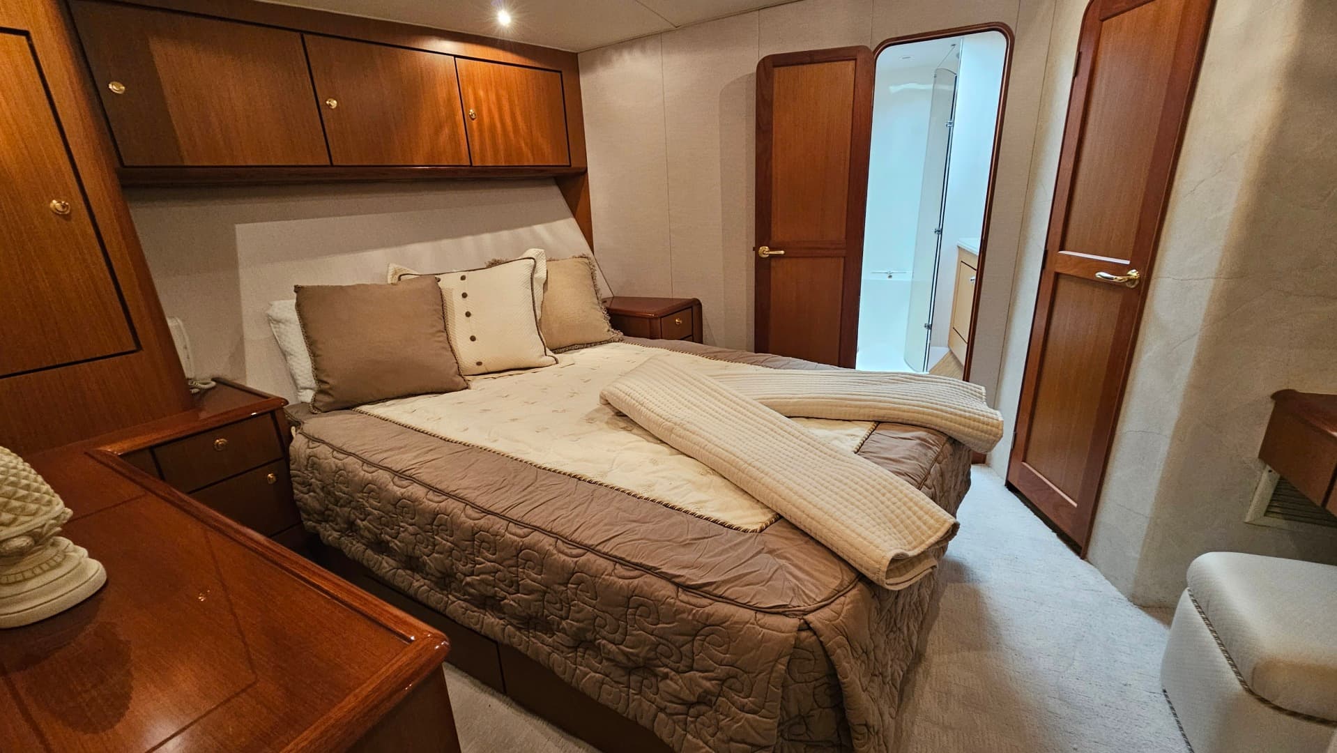 2000 Ocean Yachts 70 SUPER SPORT