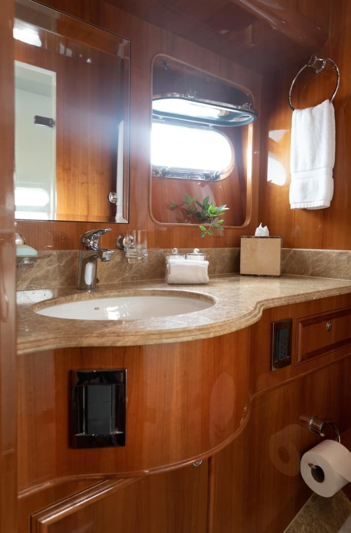 Twin Cabin Head