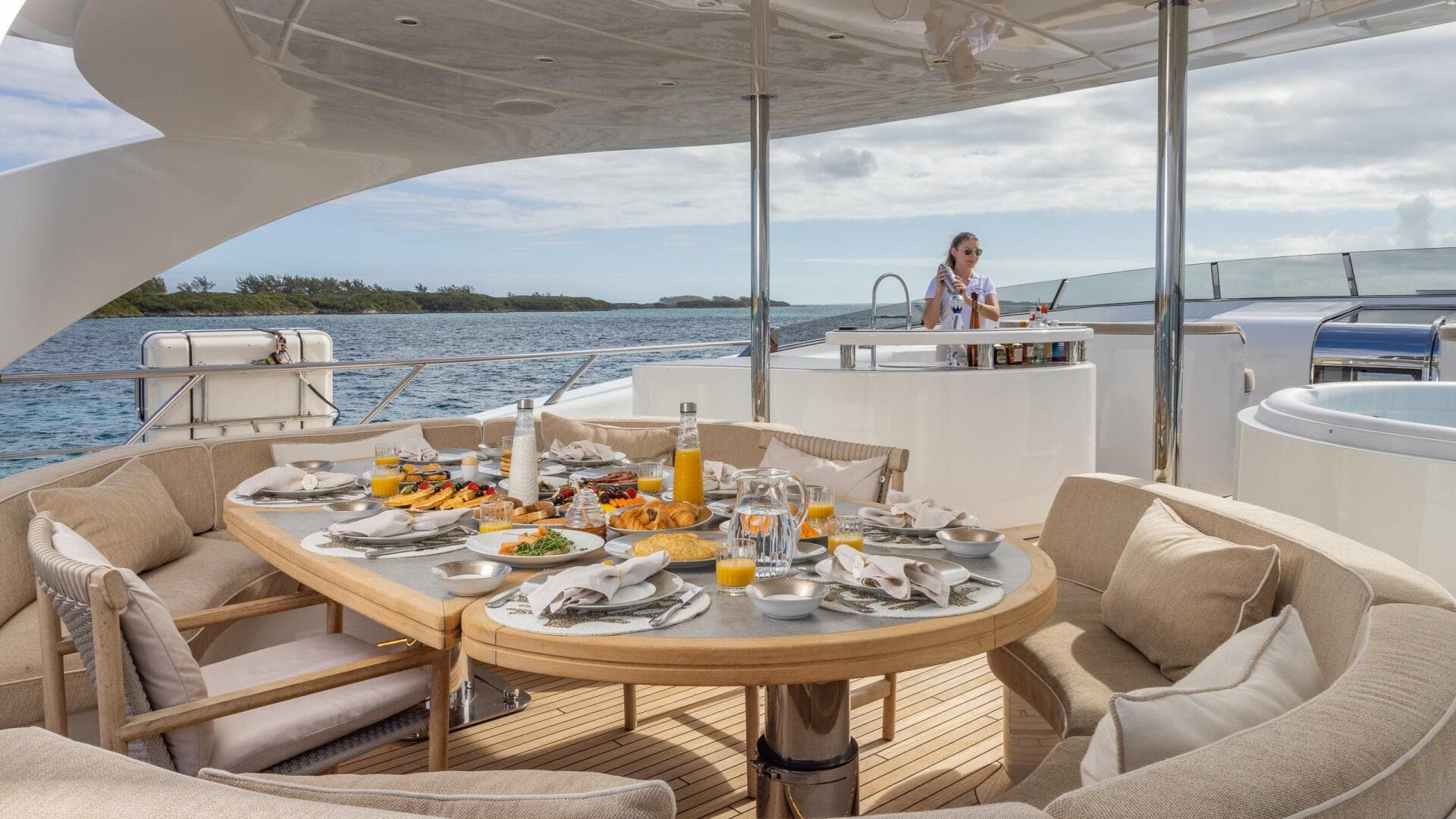 Sundeck Dining Area Looking Forward 