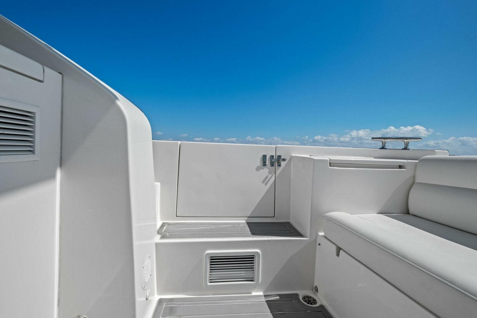 2018 Outboard Express Catamaran 47