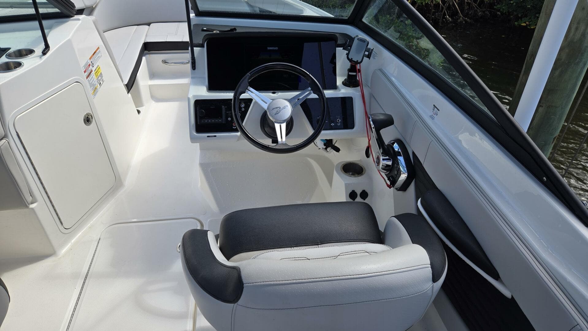 2023 Sea Ray SPX 210 OB