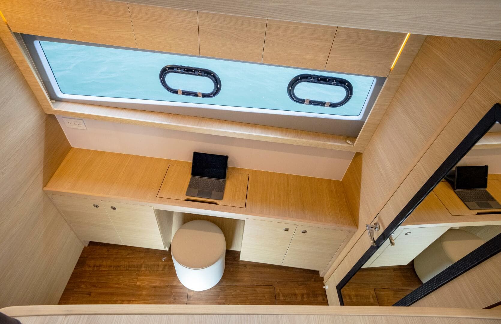 2024 Aquila 54 Yacht