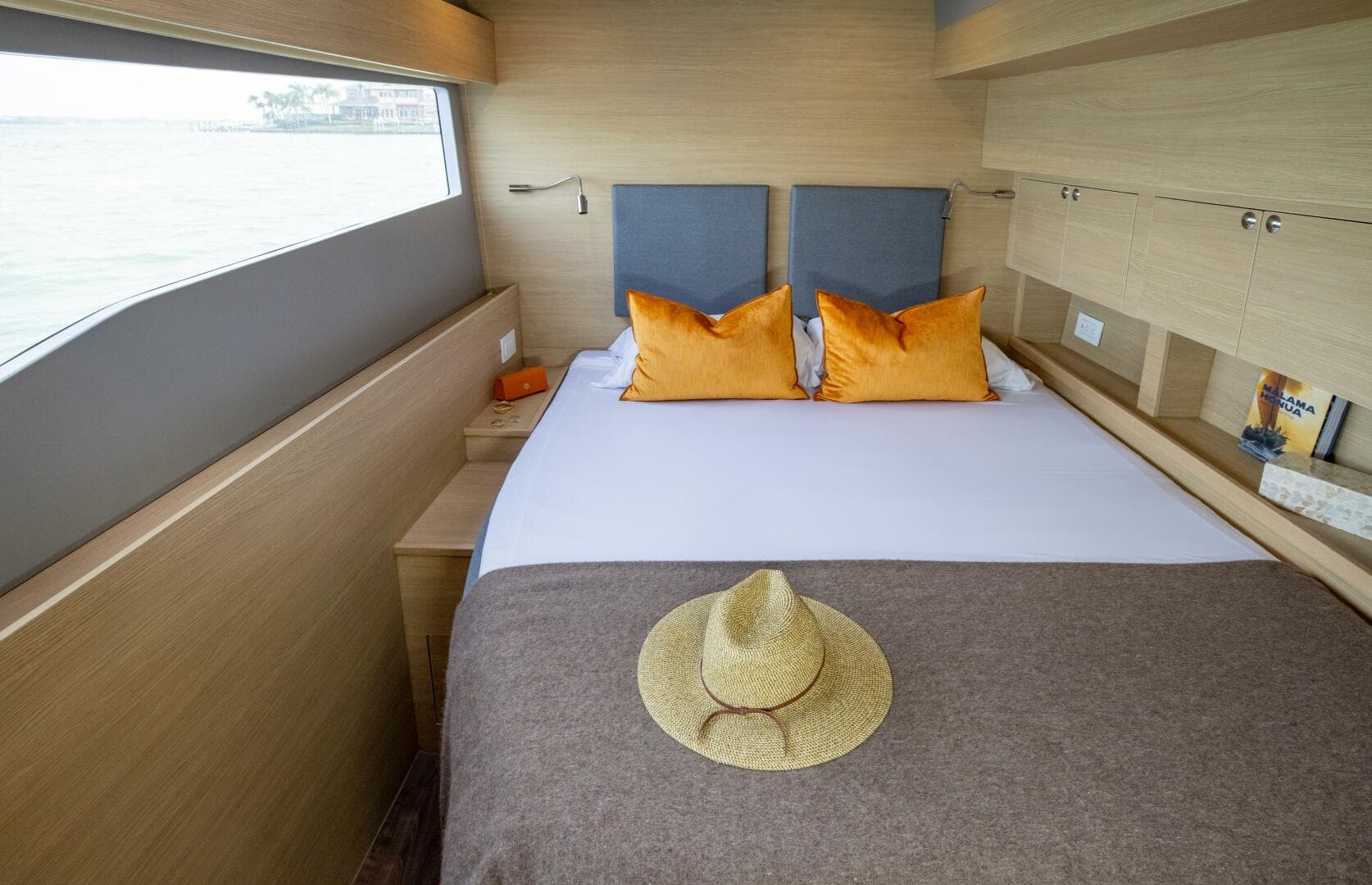 2024 Aquila 54 Yacht