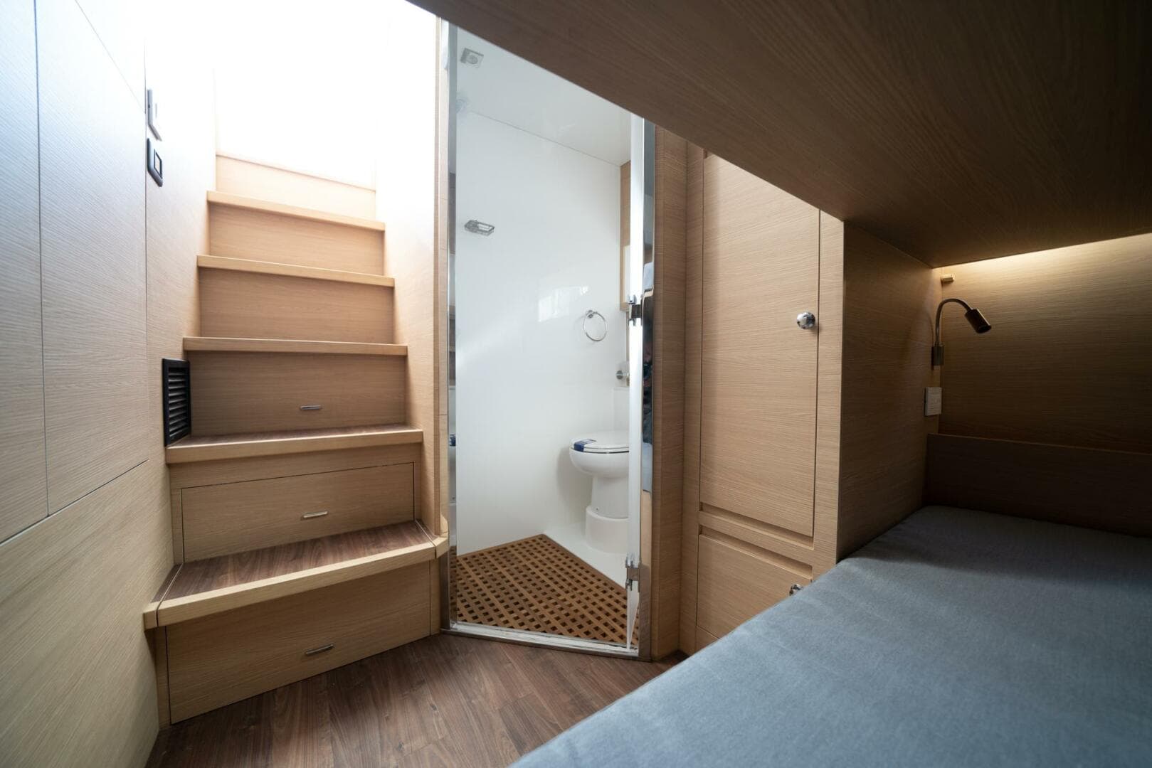 2024 Aquila 54 Yacht