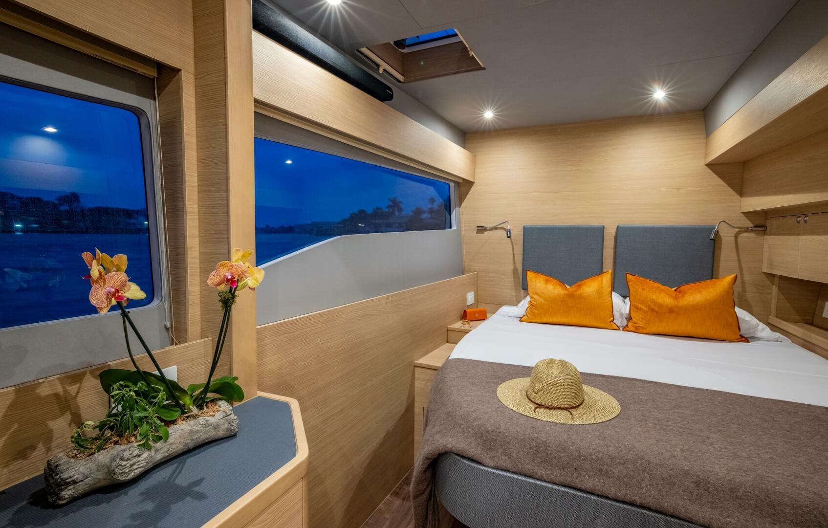 2024 Aquila 54 Yacht