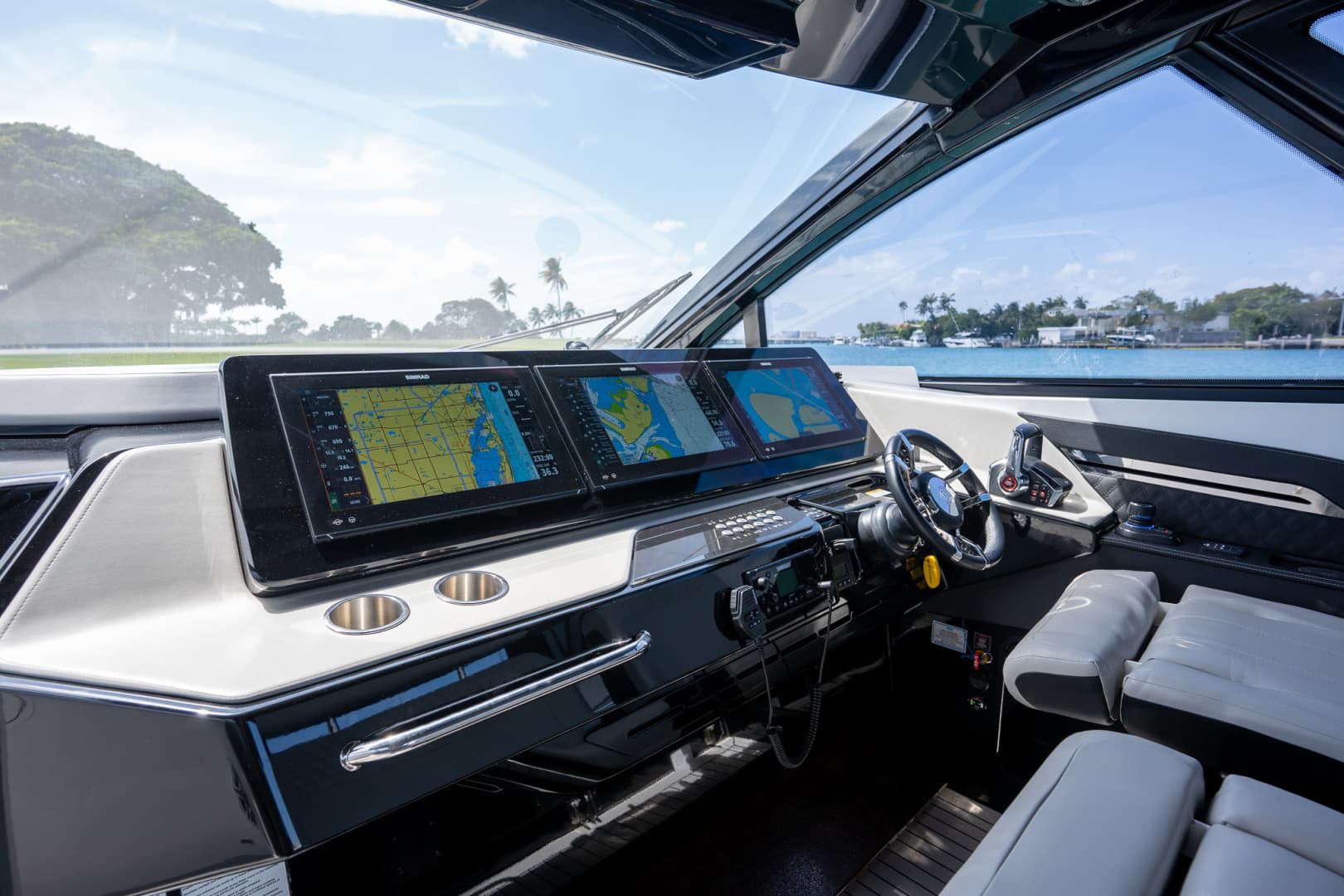 2024 Cruisers Yachts 50 GLS