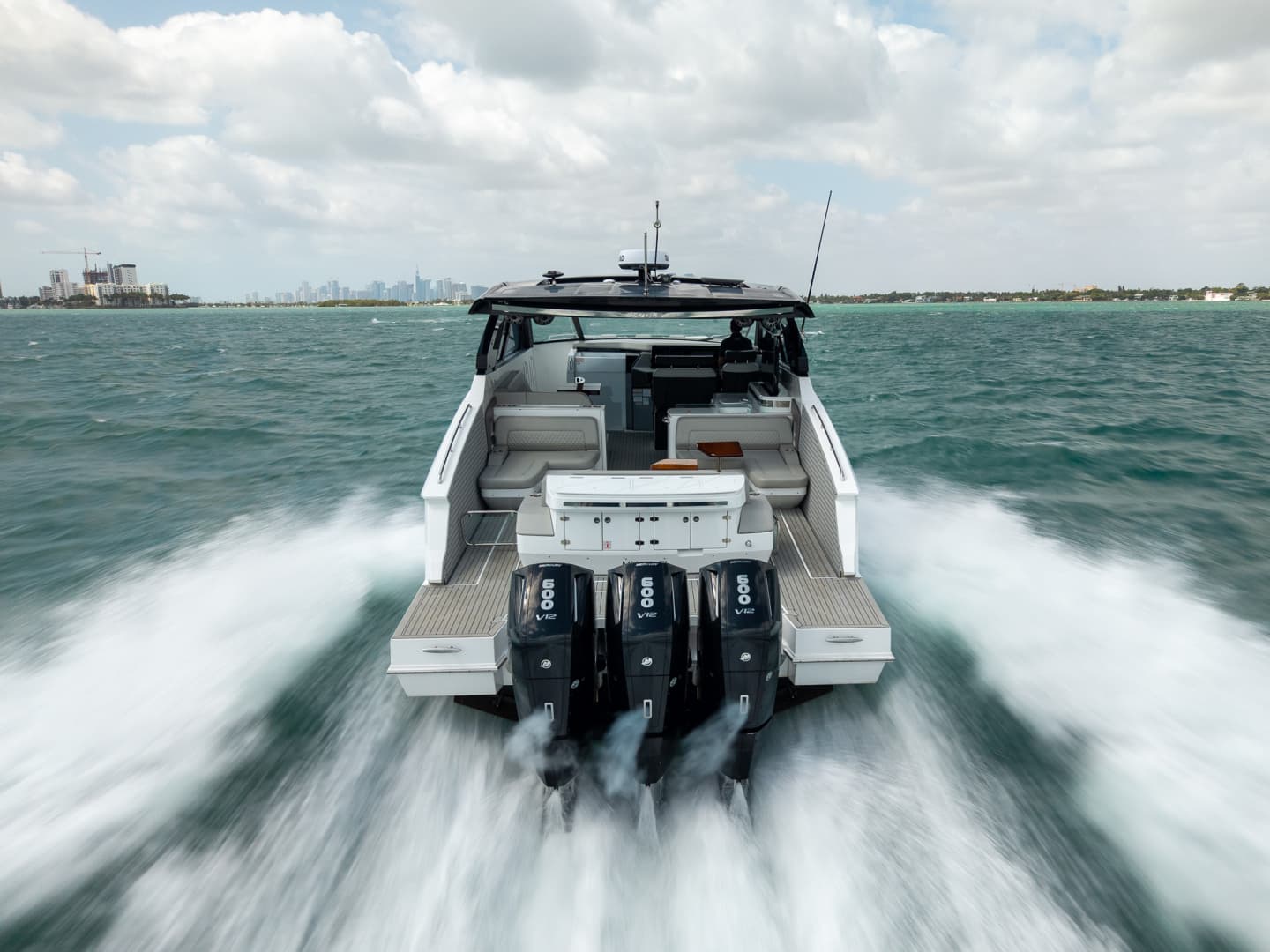 2024 Cruisers Yachts 50 GLS