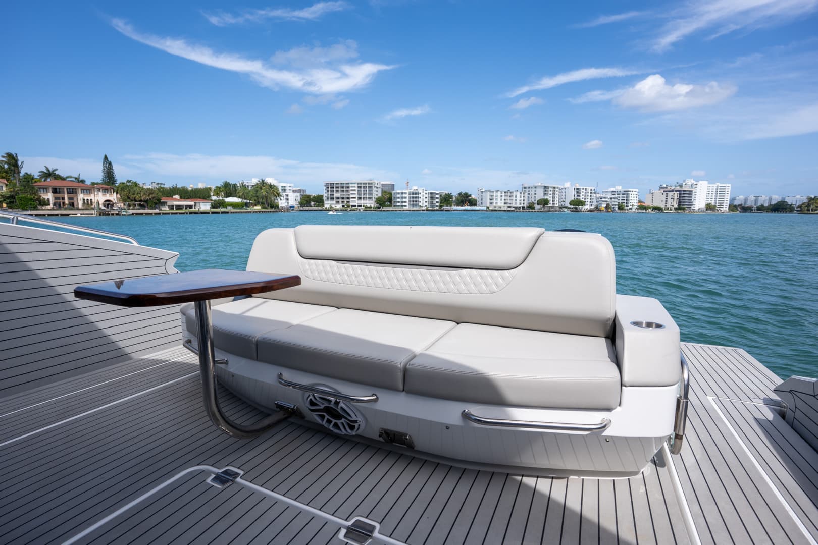 2024 Cruisers Yachts 50 GLS