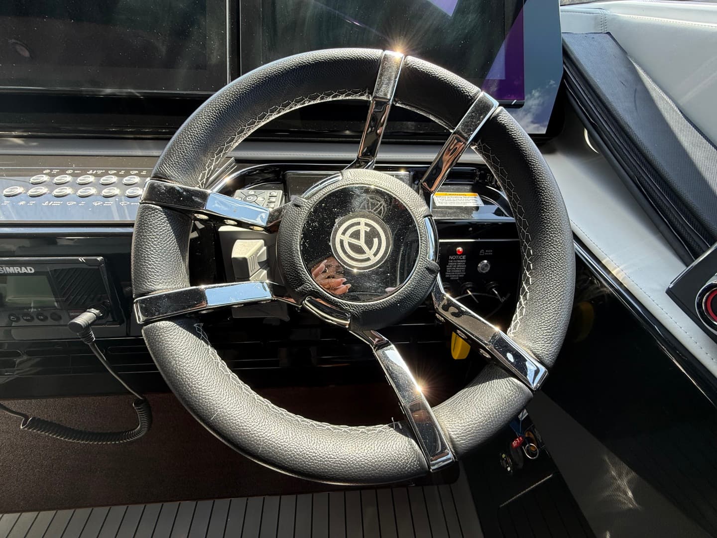 2024 Cruisers Yachts 50 GLS Outboard