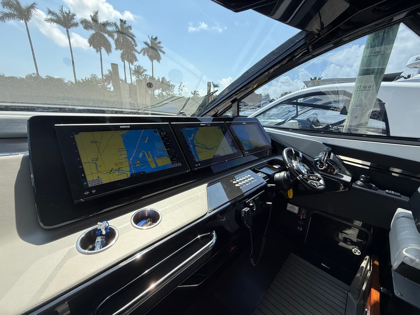 2024 Cruisers Yachts 50 GLS Outboard