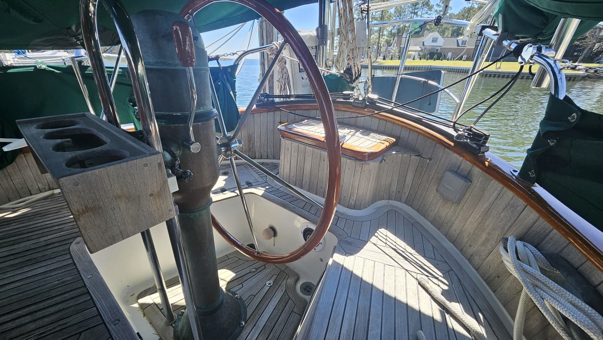 1985 Hans Christian 33T