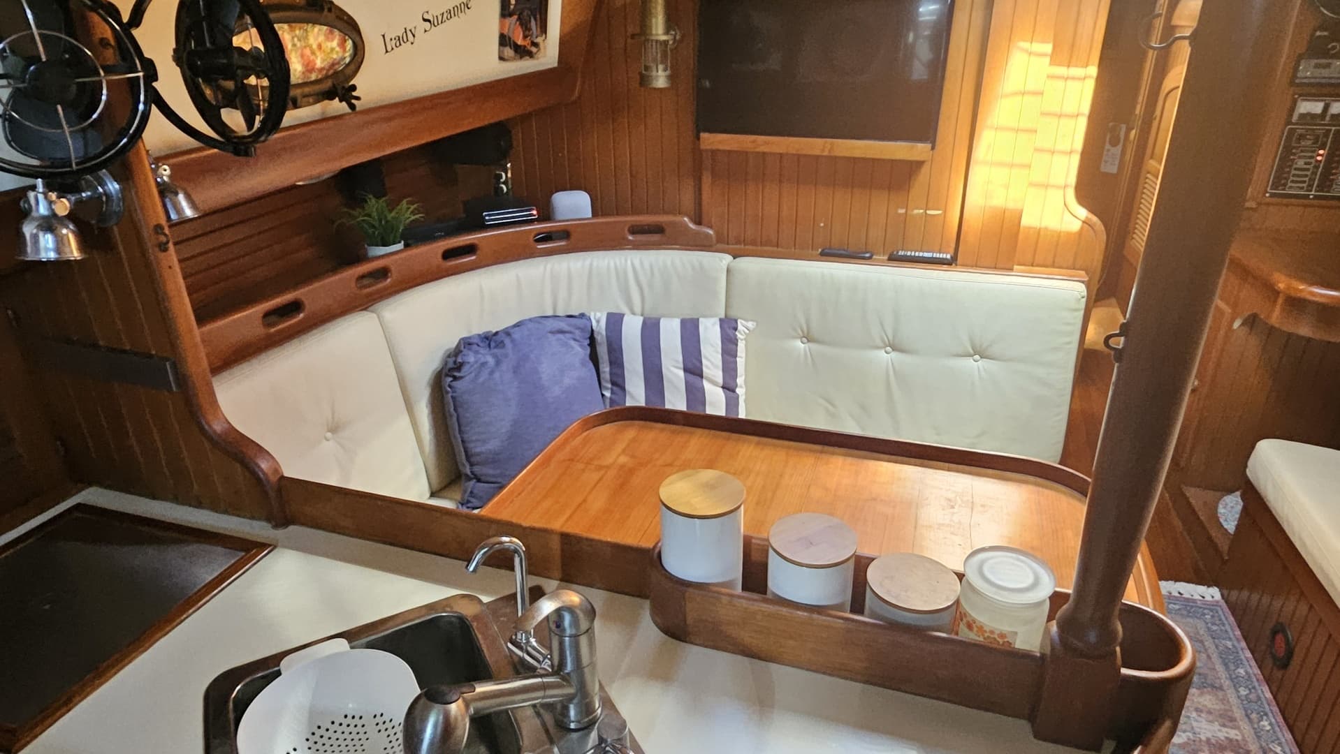 1985 Hans Christian 33T