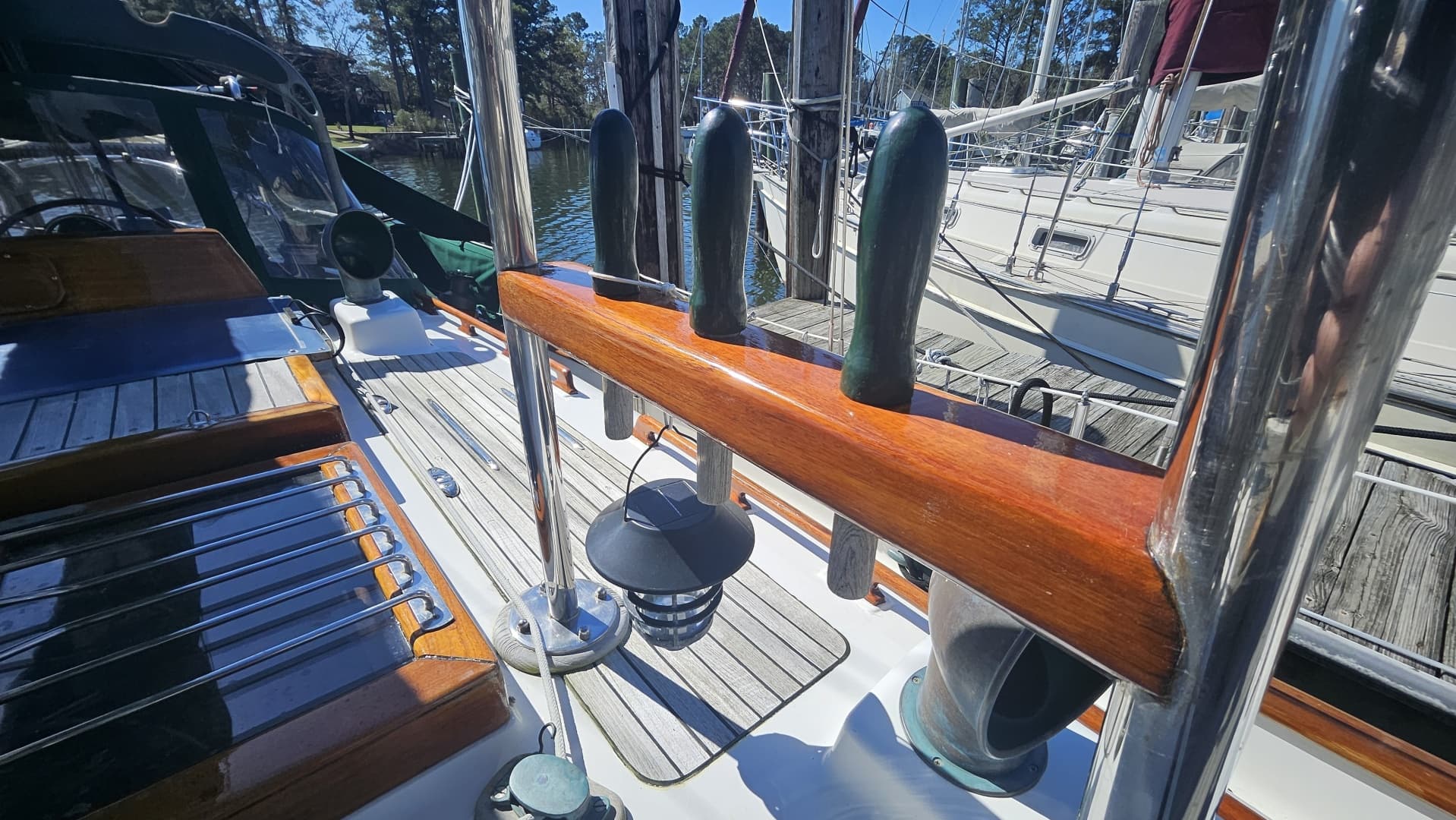 1985 Hans Christian 33T