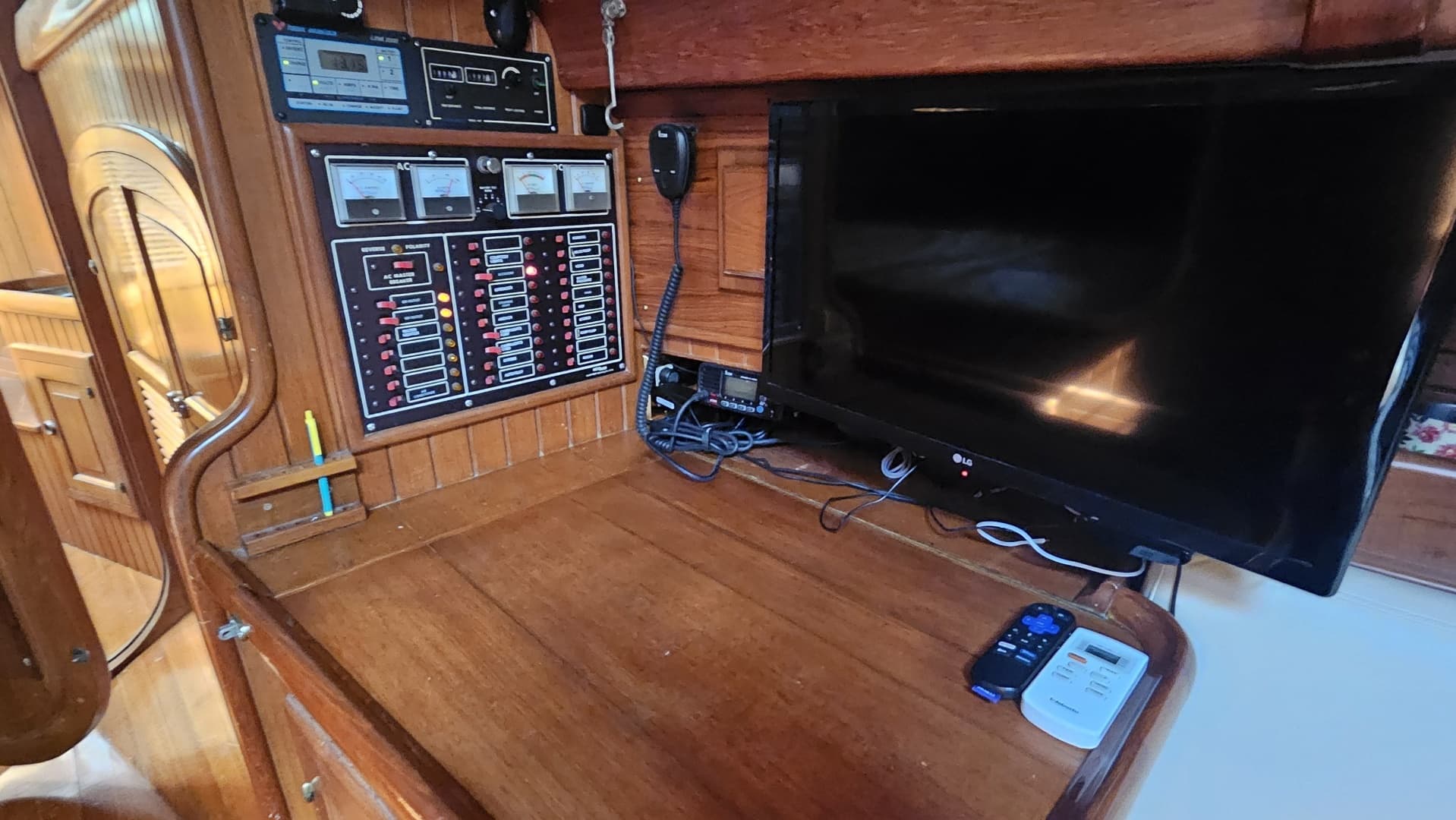 1985 Hans Christian 33T