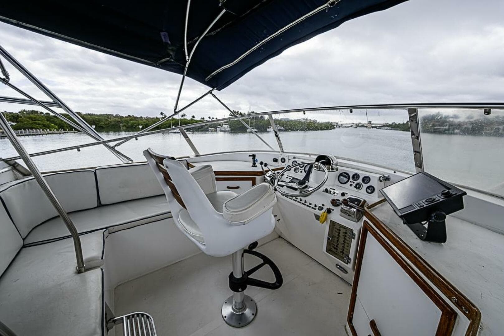 1985 Gulfstar 44 Motor Yacht
